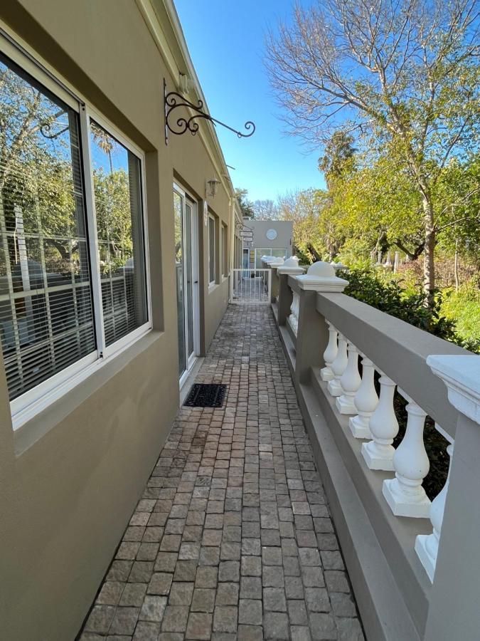 Somerset West Garden Apartments 1 エクステリア 写真